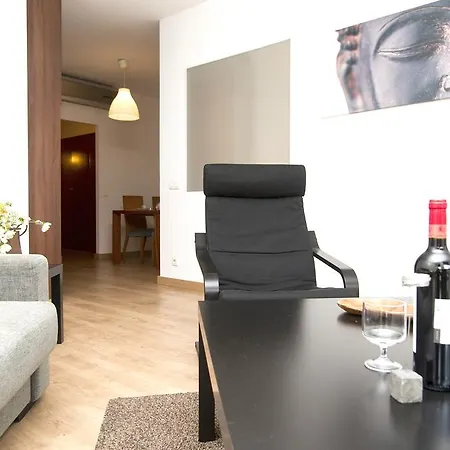 Apartment Bright Sagrada Familia *
