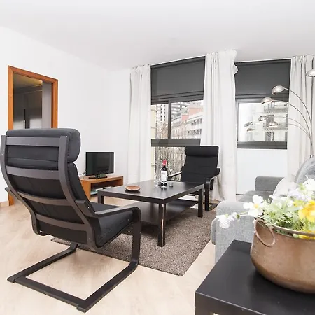 Bright Sagrada Familia Apartment *